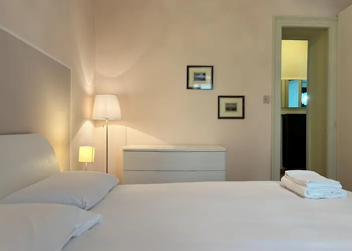 Blue Marble Apartment *