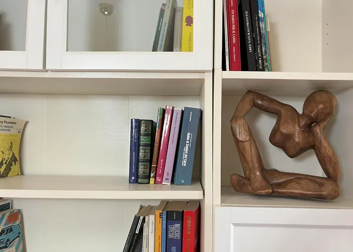 Apartment Blue Marble *