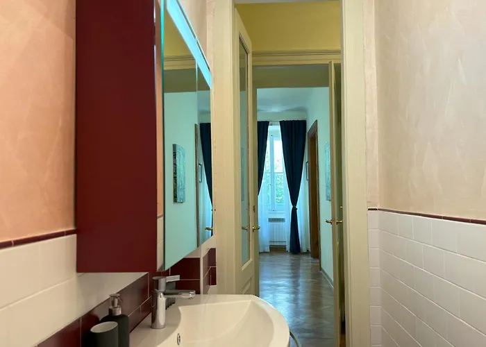 Blue Marble Apartment *