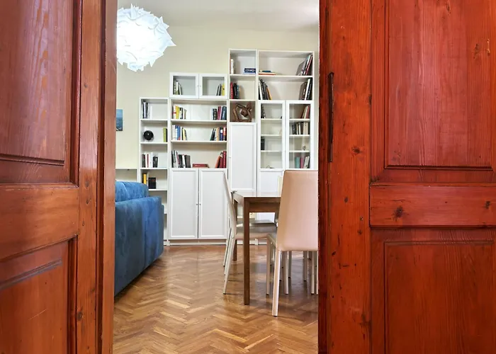 Apartment Blue Marble *