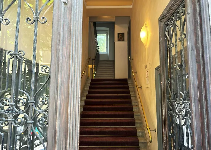 Blue Marble Apartment *